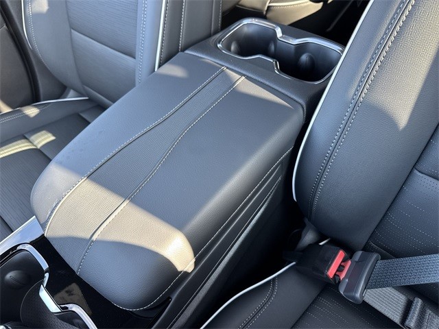 Buick Enclave Vehicle Full-screen Gallery Image 21