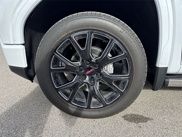 GMC Sierra 1500 Vehicle Full-screen Gallery Image 10