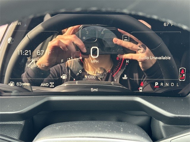 GMC Acadia Vehicle Full-screen Gallery Image 15