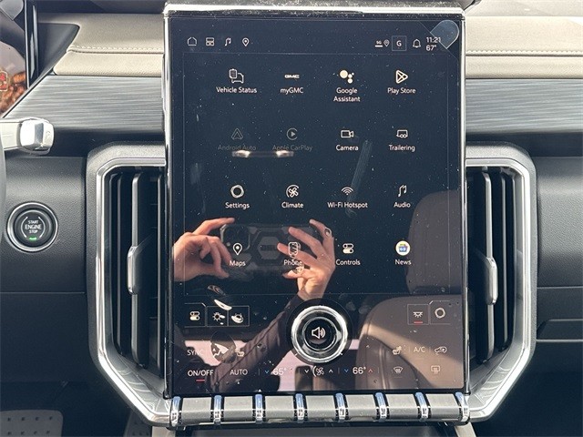 GMC Acadia Vehicle Full-screen Gallery Image 16