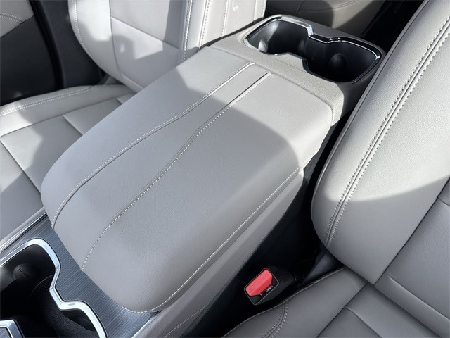 GMC Acadia Vehicle Full-screen Gallery Image 21