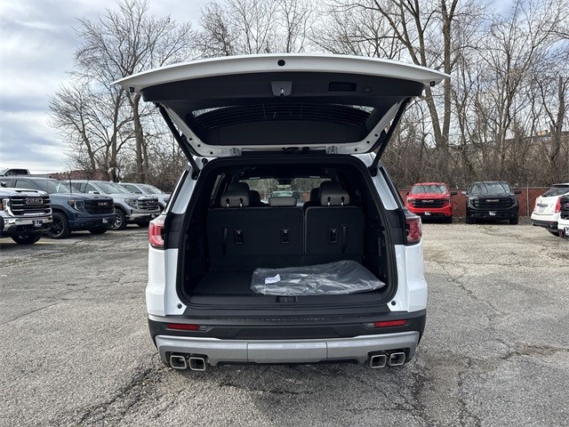 GMC Acadia Vehicle Full-screen Gallery Image 24