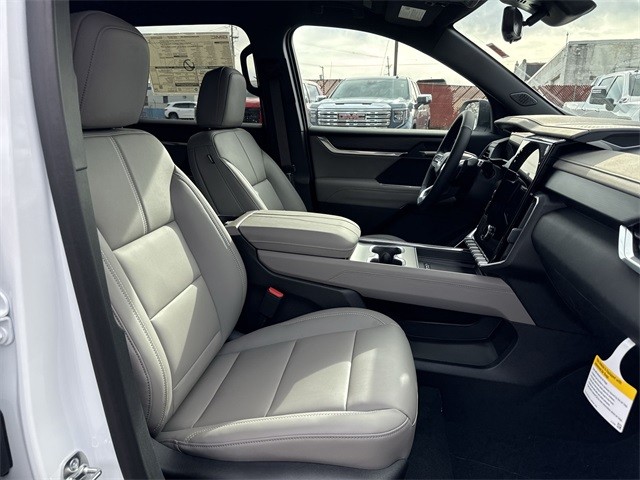 GMC Acadia Vehicle Full-screen Gallery Image 25