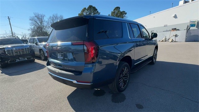 GMC Yukon XL Vehicle Full-screen Gallery Image 08