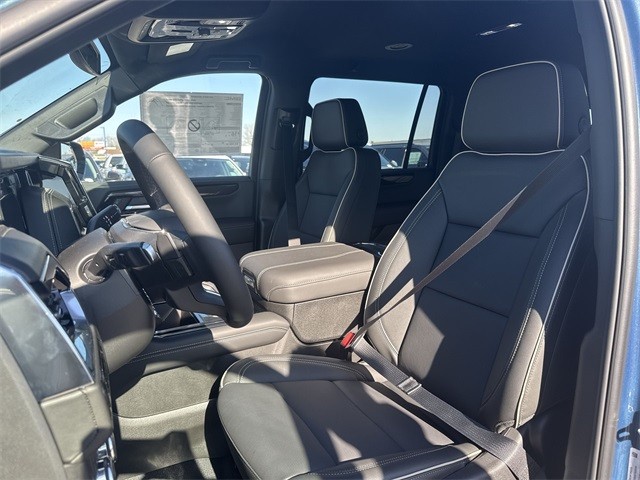 GMC Yukon XL Vehicle Full-screen Gallery Image 11