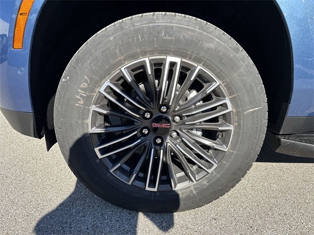 GMC Yukon XL Vehicle Full-screen Gallery Image 10