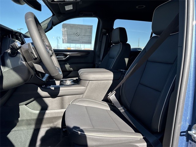 GMC Yukon XL Vehicle Full-screen Gallery Image 11