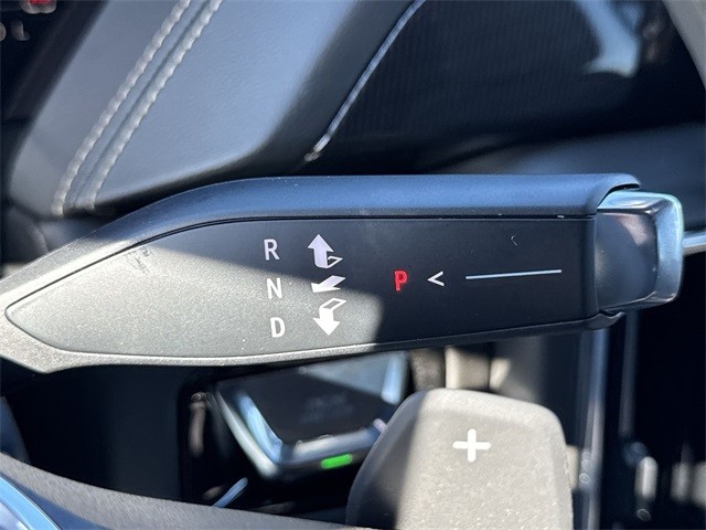 GMC Yukon XL Vehicle Full-screen Gallery Image 20