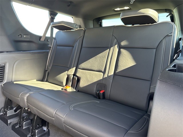 GMC Yukon XL Vehicle Full-screen Gallery Image 23