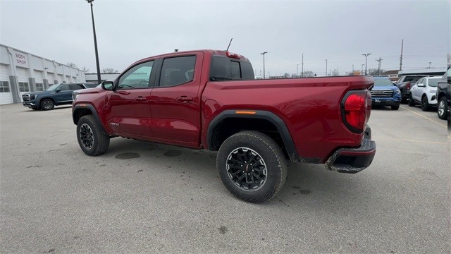 GMC Canyon Vehicle Full-screen Gallery Image 06