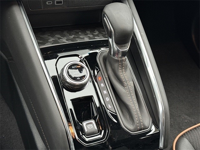 GMC Canyon Vehicle Full-screen Gallery Image 20