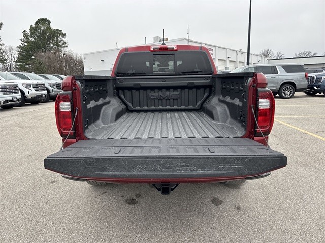 GMC Canyon Vehicle Full-screen Gallery Image 23