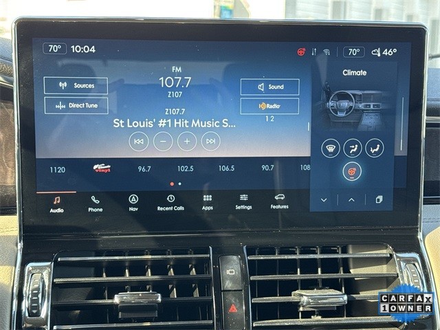 Lincoln Navigator Vehicle Full-screen Gallery Image 17