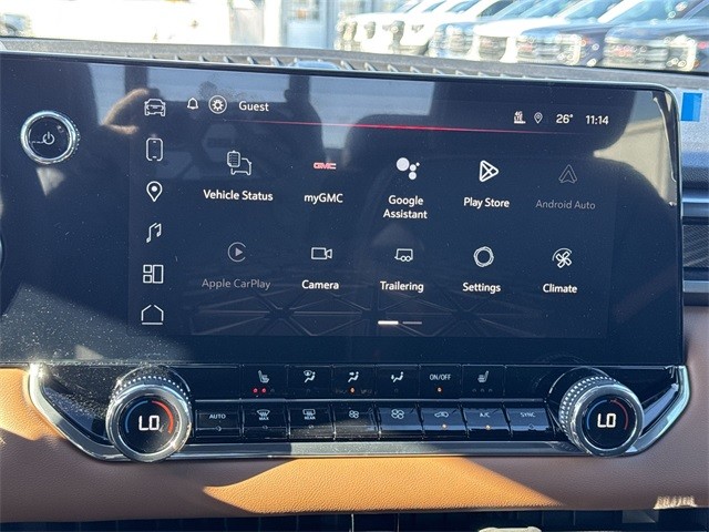 GMC Canyon Vehicle Full-screen Gallery Image 16