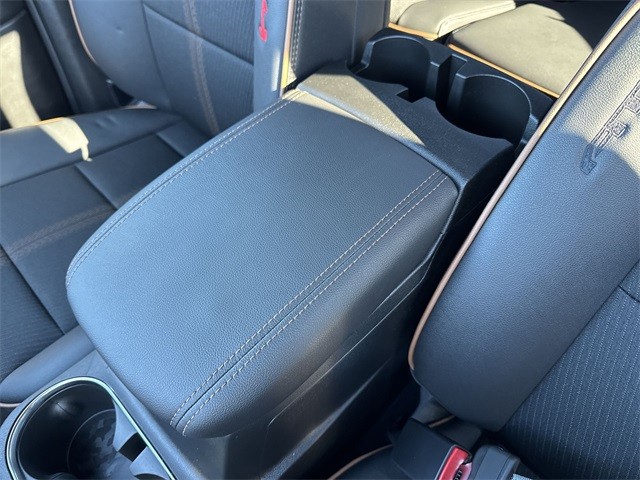 GMC Canyon Vehicle Full-screen Gallery Image 21