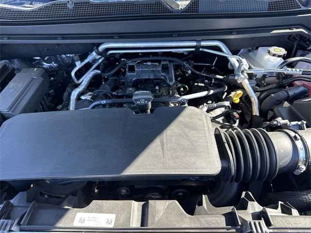 GMC Canyon Vehicle Full-screen Gallery Image 25