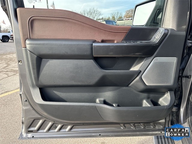 Ford F-150 Vehicle Full-screen Gallery Image 26