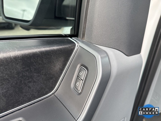 Ford F-150 Vehicle Full-screen Gallery Image 25