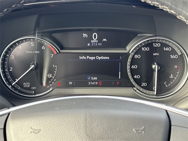 Cadillac XT5 Vehicle Full-screen Gallery Image 12