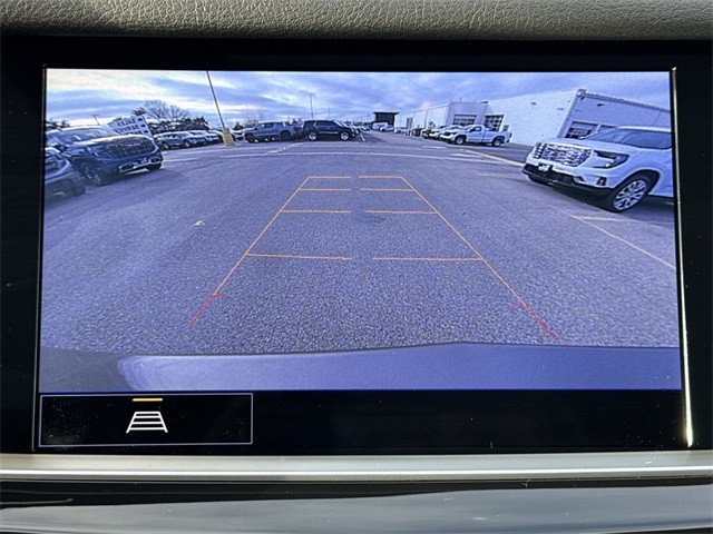 Cadillac XT5 Vehicle Full-screen Gallery Image 14