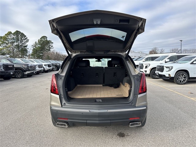 Cadillac XT5 Vehicle Full-screen Gallery Image 25