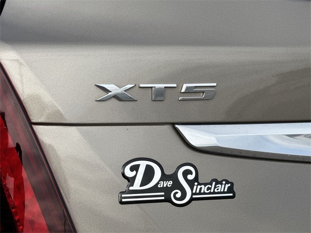 Cadillac XT5 Vehicle Full-screen Gallery Image 31