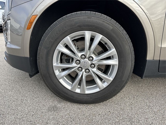 Cadillac XT5 Vehicle Full-screen Gallery Image 32