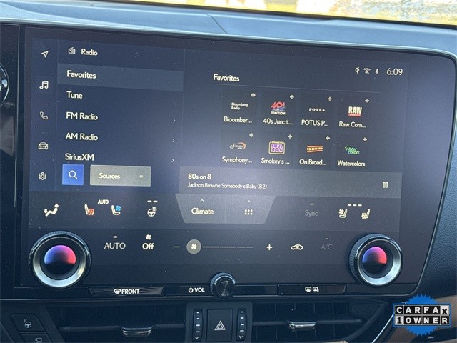 Lexus NX Vehicle Full-screen Gallery Image 17