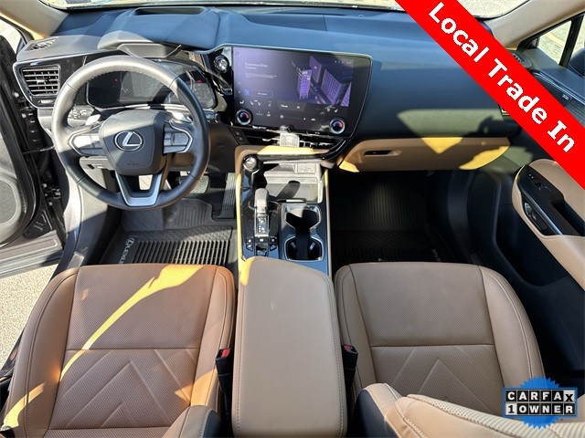 Lexus NX Vehicle Full-screen Gallery Image 24