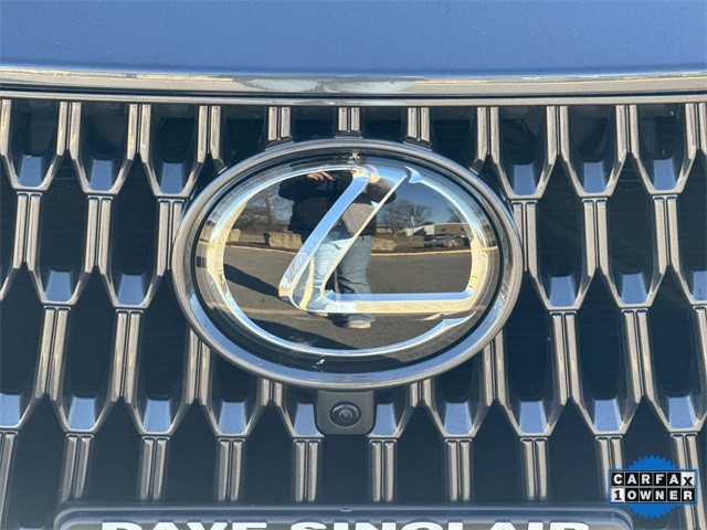 Lexus NX Vehicle Full-screen Gallery Image 35