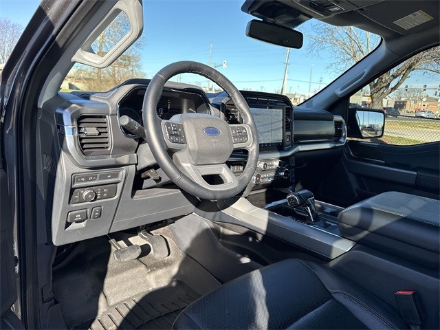 Ford F-150 Vehicle Full-screen Gallery Image 13