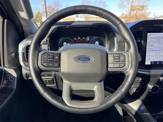 Ford F-150 Vehicle Full-screen Gallery Image 14