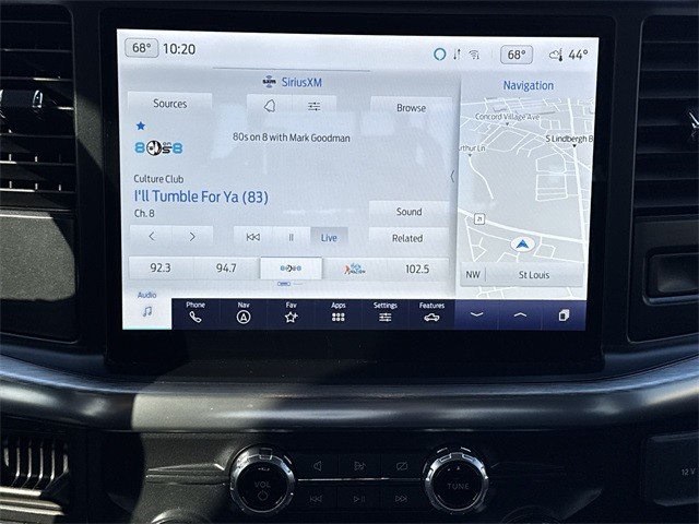 Ford F-150 Vehicle Full-screen Gallery Image 17