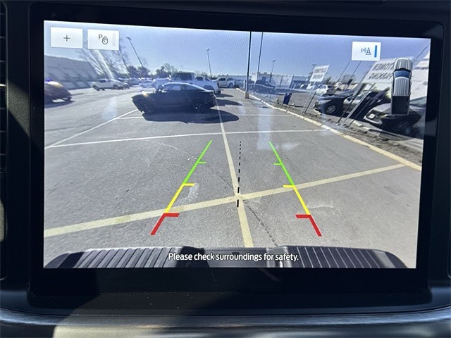 Ford F-150 Vehicle Full-screen Gallery Image 19