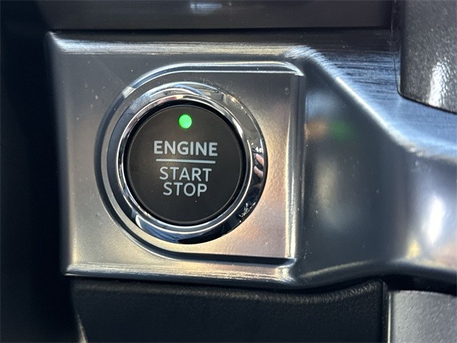 Ford F-150 Vehicle Full-screen Gallery Image 21