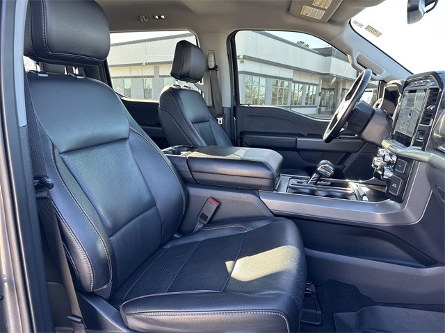 Ford F-150 Vehicle Full-screen Gallery Image 31