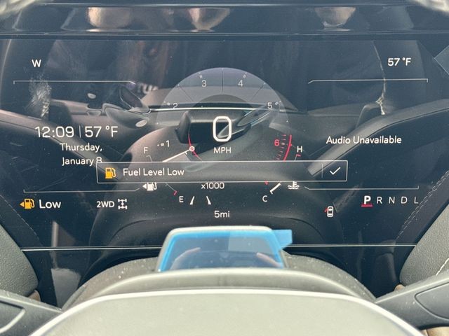 GMC Yukon Vehicle Full-screen Gallery Image 15