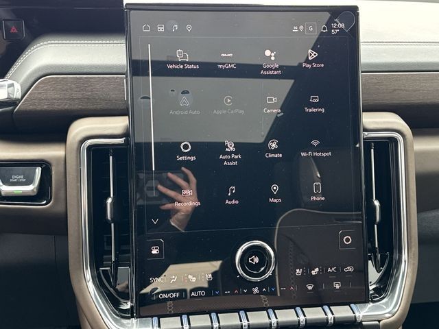 GMC Yukon Vehicle Full-screen Gallery Image 16