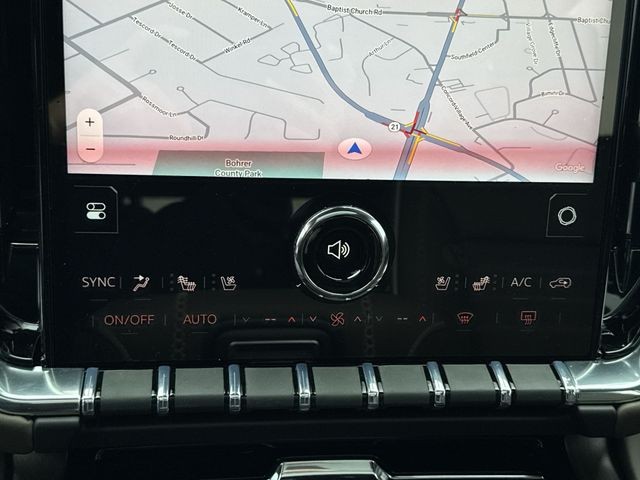 GMC Yukon Vehicle Full-screen Gallery Image 19