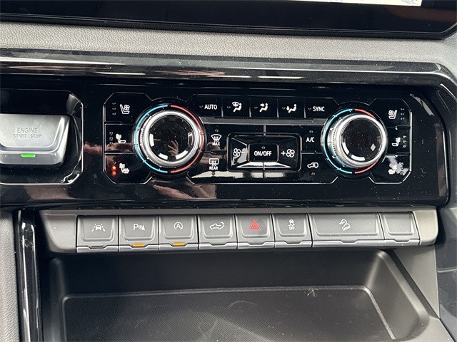 GMC Sierra 1500 Vehicle Full-screen Gallery Image 19