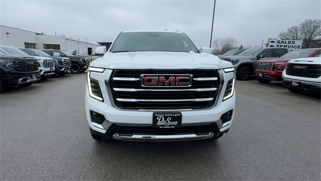 GMC Yukon XL Vehicle Full-screen Gallery Image 03