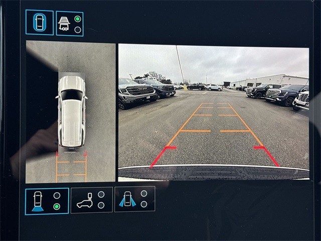 GMC Yukon XL Vehicle Full-screen Gallery Image 17