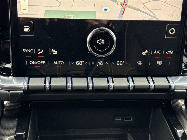 GMC Yukon XL Vehicle Full-screen Gallery Image 19