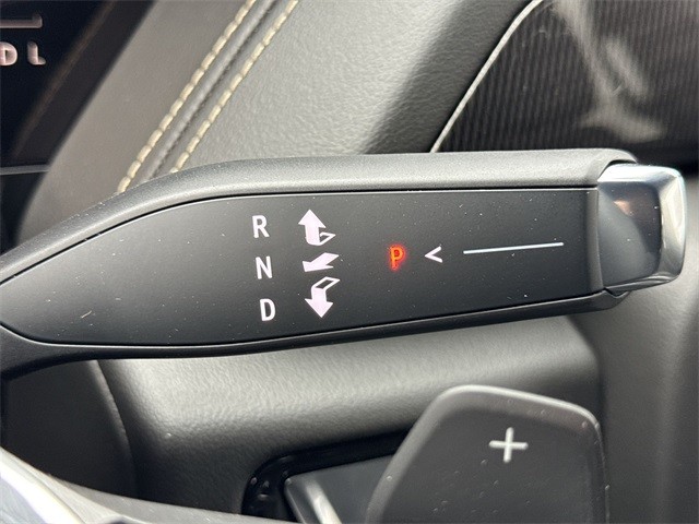 GMC Yukon XL Vehicle Full-screen Gallery Image 20