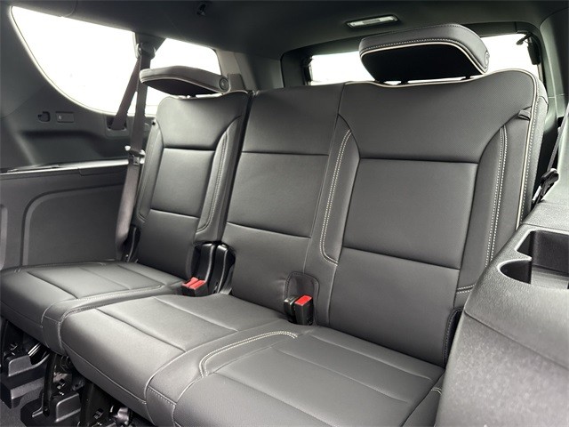 GMC Yukon XL Vehicle Full-screen Gallery Image 23