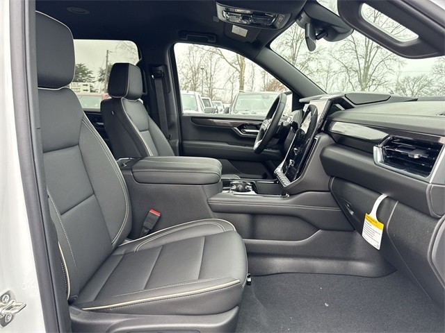 GMC Yukon XL Vehicle Full-screen Gallery Image 25