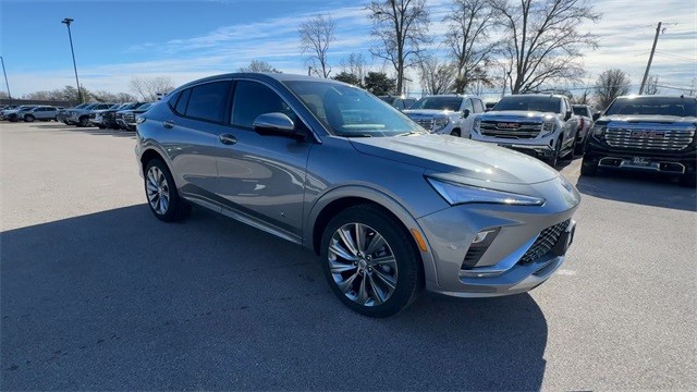 Buick Envista Vehicle Full-screen Gallery Image 02