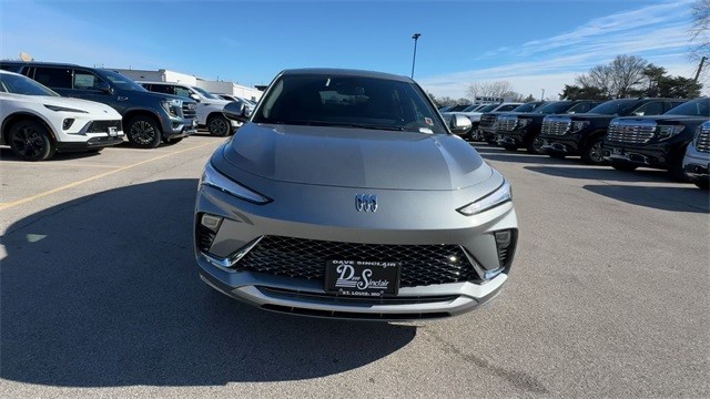 Buick Envista Vehicle Full-screen Gallery Image 03