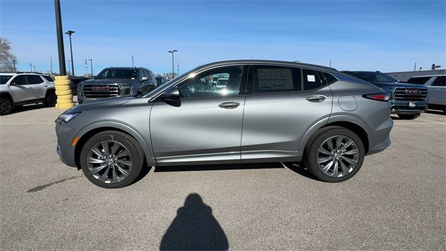 Buick Envista Vehicle Full-screen Gallery Image 05