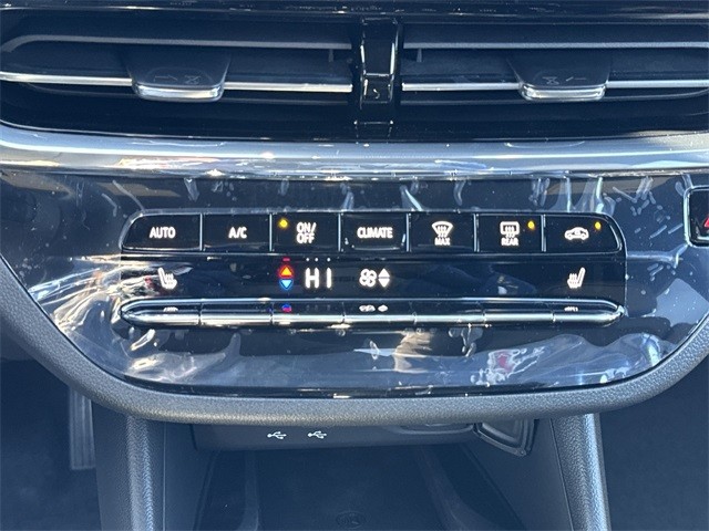 Buick Envista Vehicle Full-screen Gallery Image 18